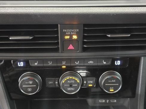 Used 2023 Volkswagen Jetta SE FWD image 29