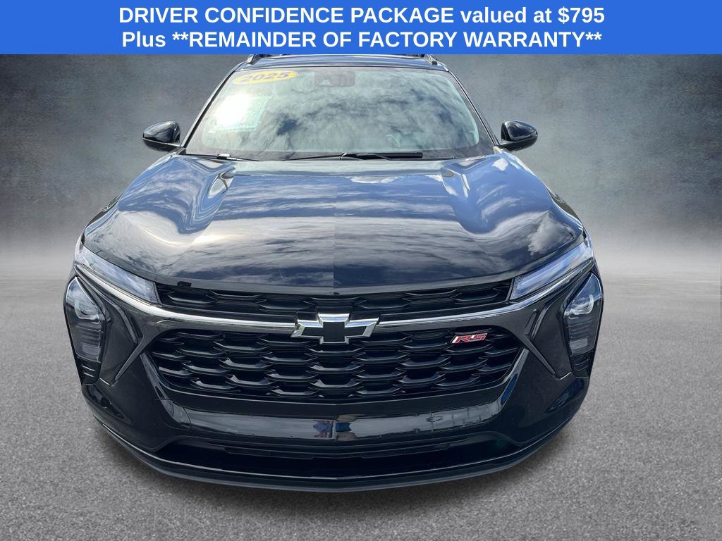 Used 2025 Chevrolet Trax RS w/ Driver Confidence Package FWD image 2