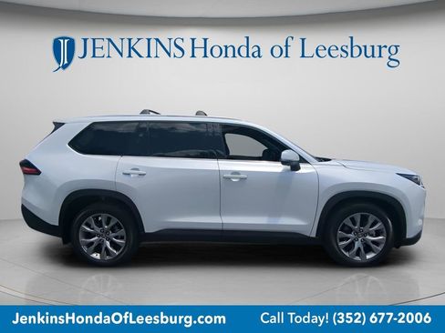 Used 2025 Toyota Grand Highlander FWD image 4