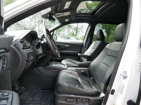 Used 2023 Honda Passport EX-L image 9