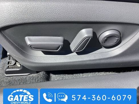 Used 2020 Toyota Camry LE image 14