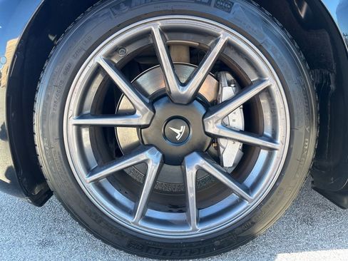 Used 2022 Tesla Model 3 Long Range image 11