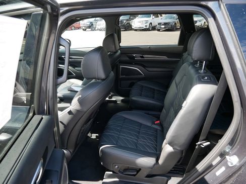 Used 2023 Kia Telluride EX X-Line AWD/4WD image 11