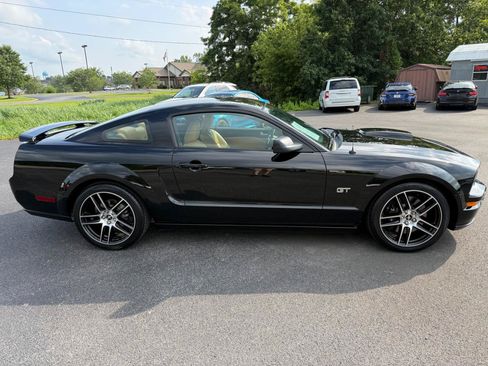 Used 2007 Ford Mustang GT Premium RWD image 11