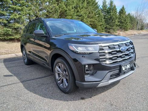 New 2026 Ford Explorer Active AWD/4WD image 1