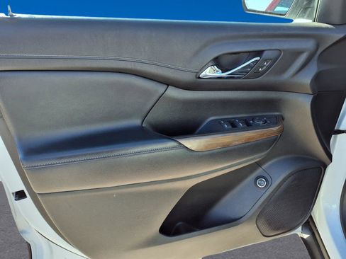 Used 2019 GMC Acadia SLE image 11