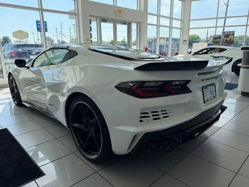 Certified 2024 Chevrolet Corvette E-Ray w/ Stealth Interior Trim Package AWD/4WD image 9