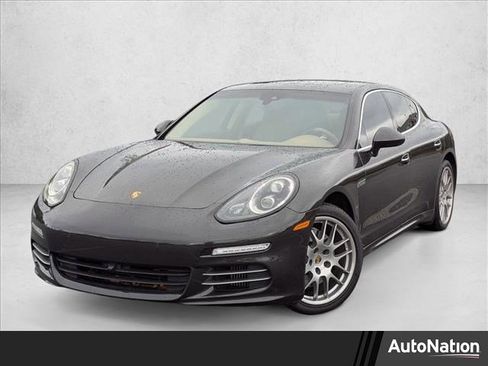 Used 2015 Porsche Panamera 4S image 1