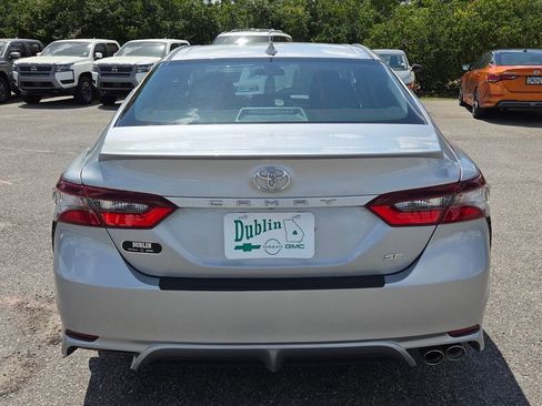 Used 2022 Toyota Camry SE w/ Cold Weather Package image 9