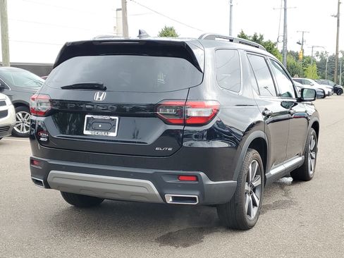 Certified 2025 Honda Pilot Elite image 3