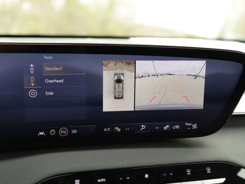 Used 2025 Buick Enclave Preferred FWD image 18