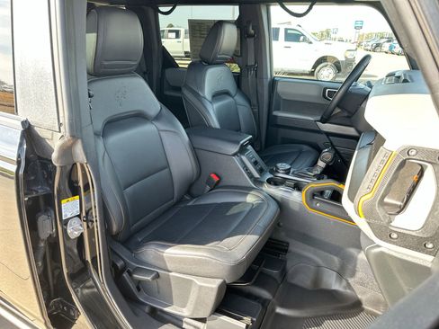 Used 2023 Ford Bronco Badlands image 24