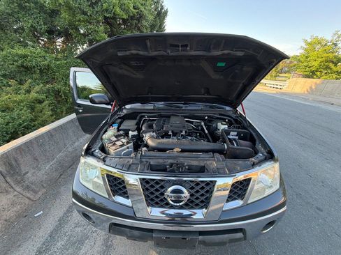 Used 2011 Nissan Frontier SV w/ SV Premium Utility Pkg AWD/4WD image 24