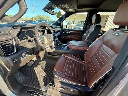 Used 2024 GMC Sierra 2500 Denali Ultimate image 11