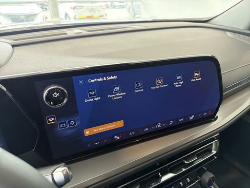 New 2026 Chevrolet Traverse LT w/ Midnight/Sport Edition FWD image 31