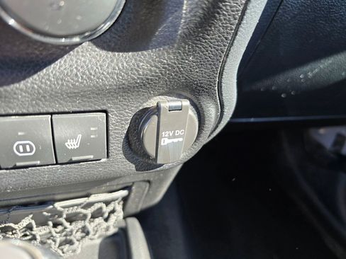 Used 2011 Jeep Wrangler Unlimited 70th Anniversary w/ Dual Top Group image 29