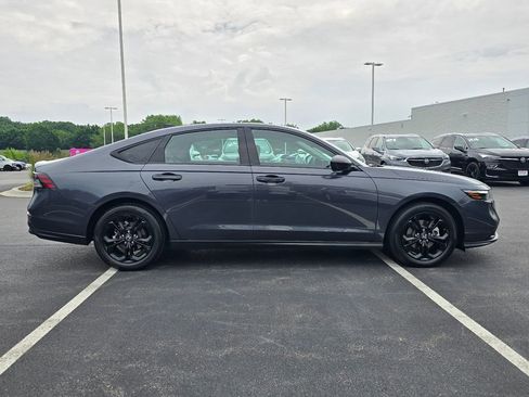 Used 2025 Honda Accord SE image 7