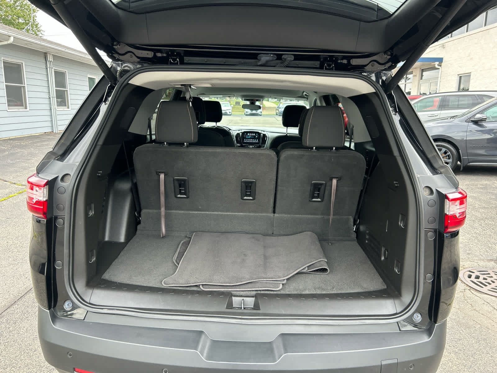 Used 2018 Chevrolet Traverse LT FWD image 27
