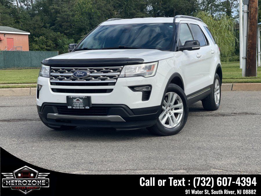 Used 2018 Ford Explorer XLT w/ Equipment Group 202A AWD/4WD image 1