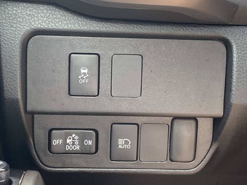 Used 2022 Toyota Tacoma SR5 w/ Technology Package RWD image 19