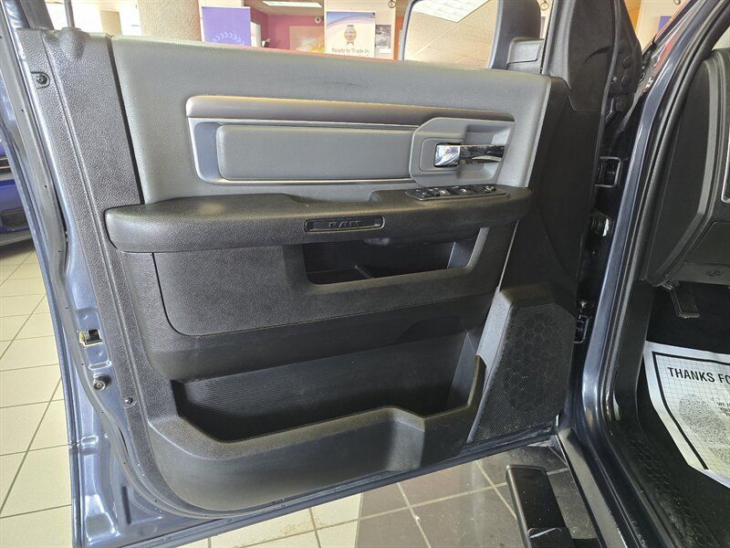 Used 2021 RAM 1500 Classic SLT RWD image 8
