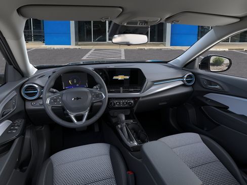 New 2026 Chevrolet Trax LT w/ Driver Confidence Package FWD image 39