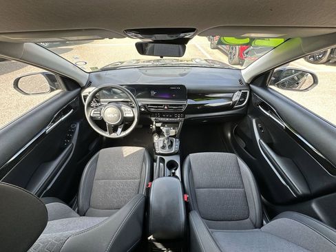 Used 2025 Kia Seltos S image 18