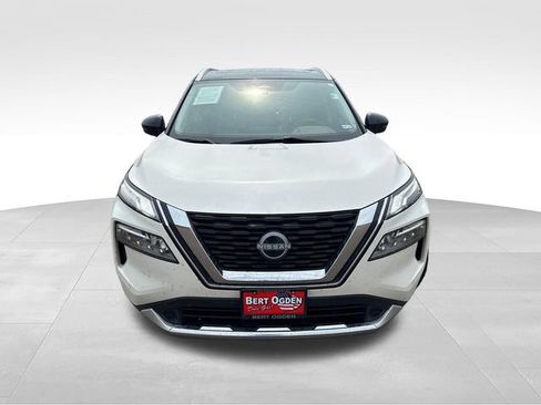 Used 2023 Nissan Rogue Platinum AWD/4WD image 2
