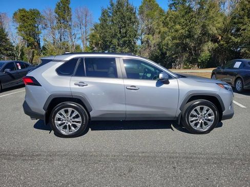 Used 2024 Toyota RAV4 XLE Premium image 9