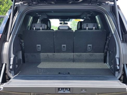 New 2026 Ford Expedition Platinum w/ Stealth Performance Package AWD/4WD image 36