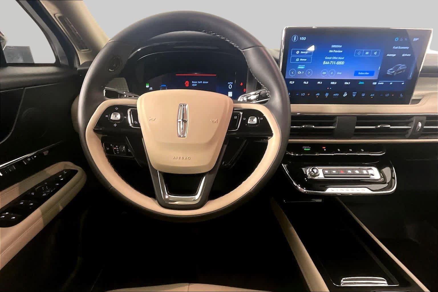 Used 2025 Lincoln Corsair FWD image 6