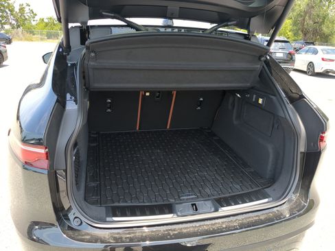 New 2026 Jaguar F-PACE R-Dynamic S image 8