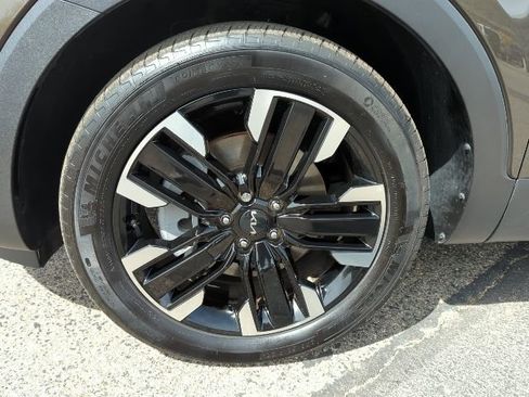 Used 2024 Kia Telluride SX Prestige w/ Towing Package image 29