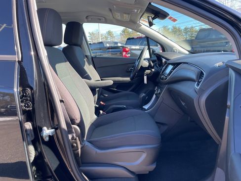 Used 2017 Chevrolet Trax LS image 25