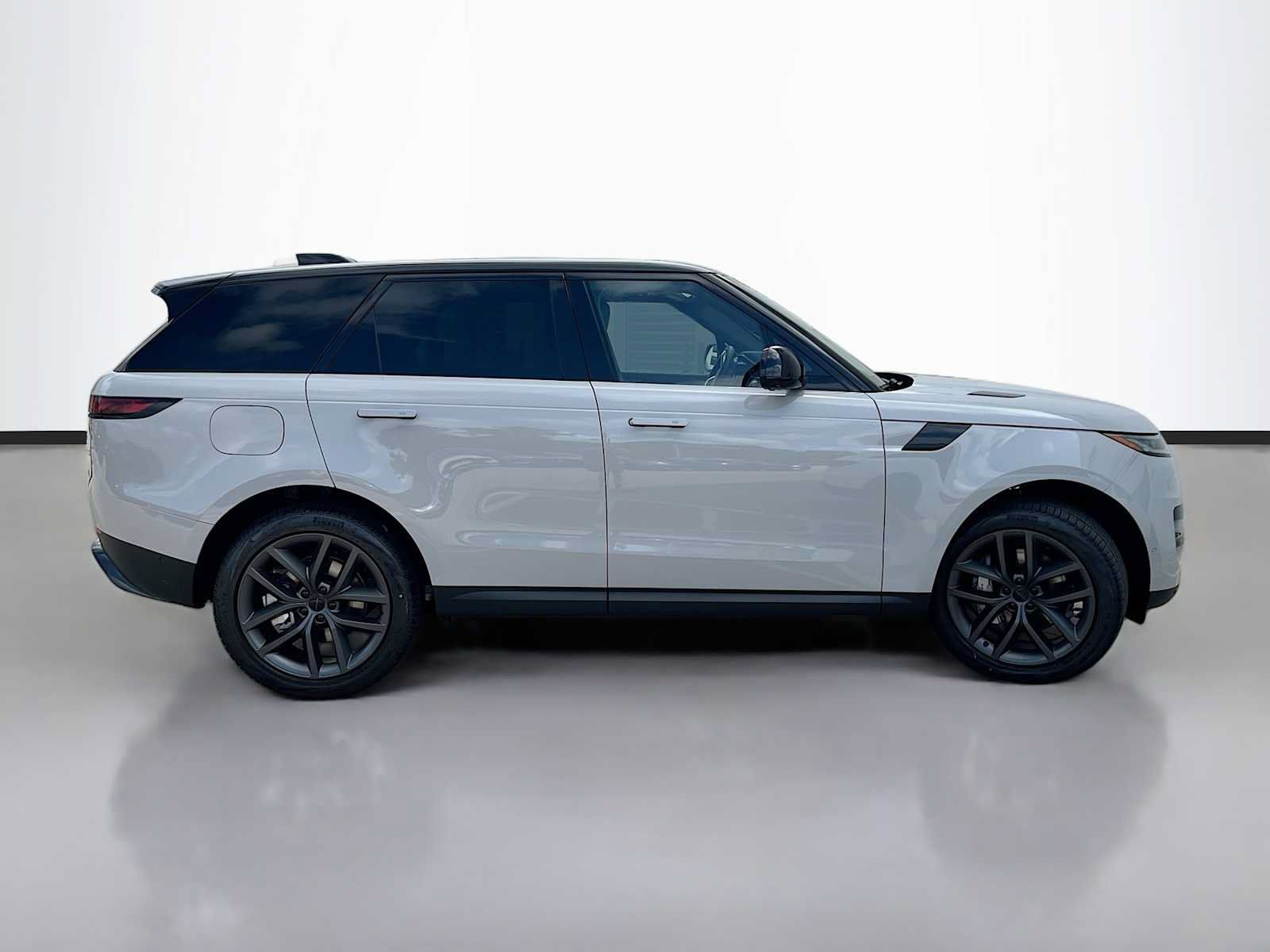 New 2026 Land Rover Range Rover Sport SE AWD/4WD image 7