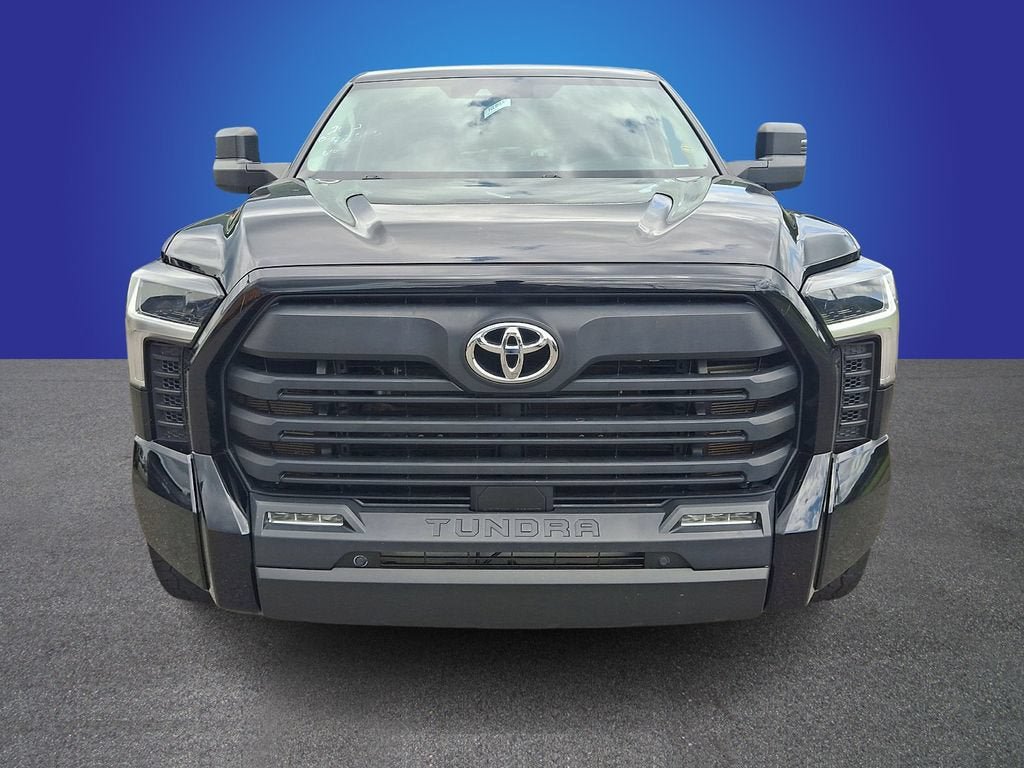 Used 2022 Toyota Tundra SR5 w/ SR5 Convenience Package AWD/4WD image 2