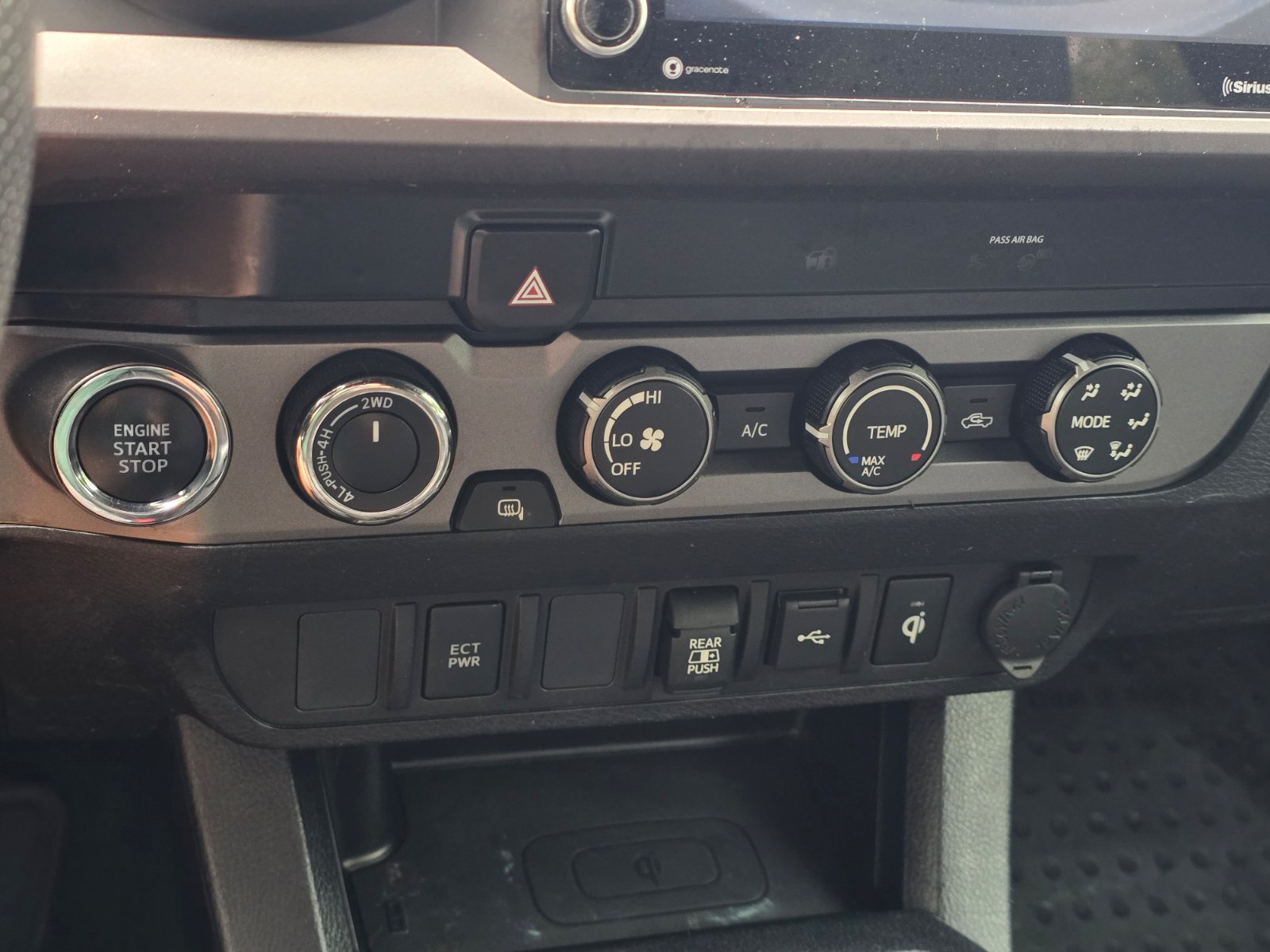 Used 2020 Toyota Tacoma TRD Sport AWD/4WD image 21