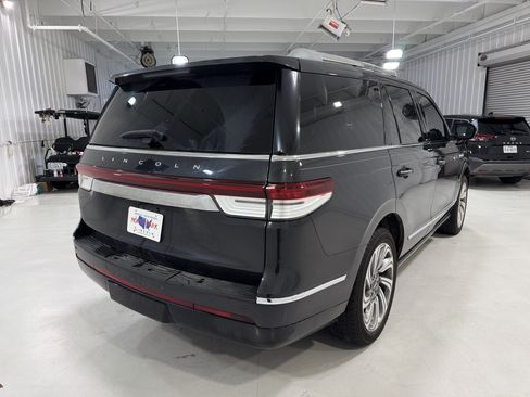 Used 2023 Lincoln Navigator Reserve RWD image 5