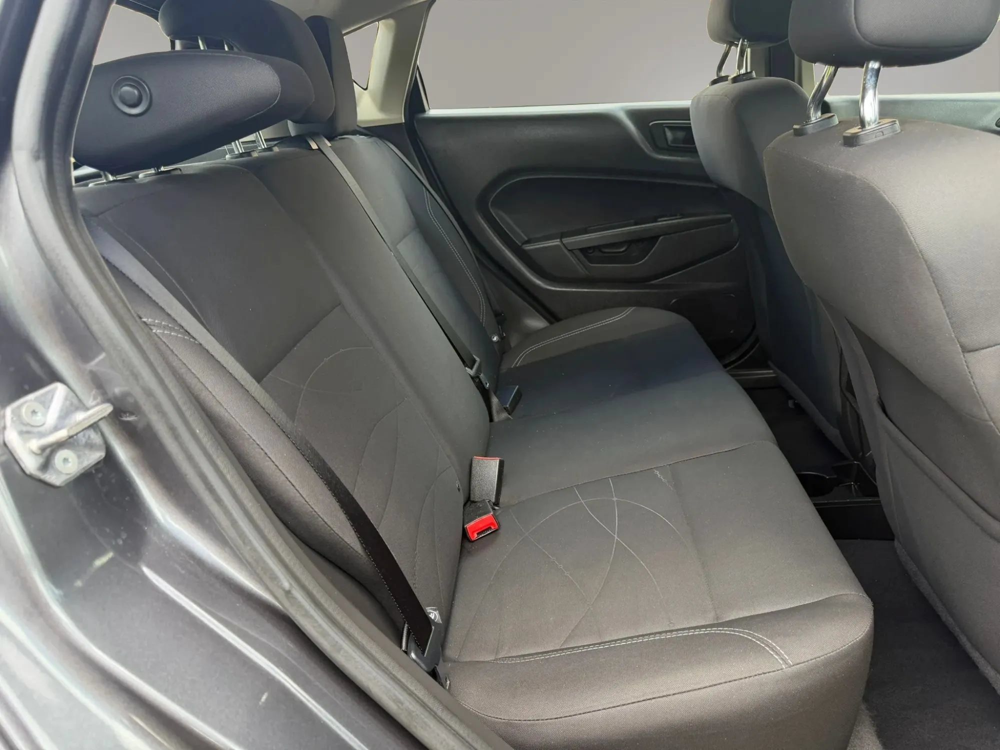 Used 2018 Ford Fiesta SE FWD image 32