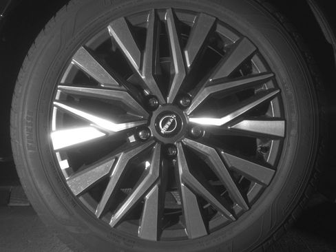 Used 2025 Nissan Altima 2.5 SV FWD image 15