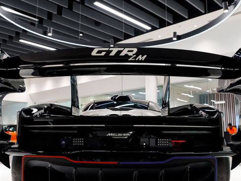 Used 2020 McLaren Senna RWD image 20