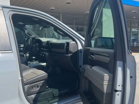 Used 2025 Chevrolet Silverado 1500 ZR2 w/ Technology Package AWD/4WD image 22