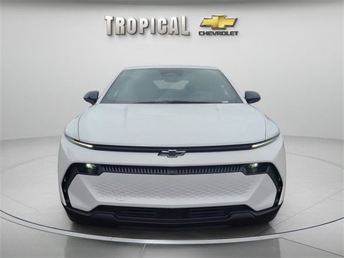 New 2026 Chevrolet Equinox EV LT image 8