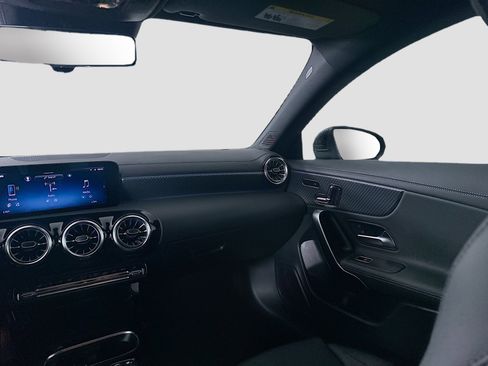 Certified 2025 Mercedes-Benz CLA 250 4MATIC image 30