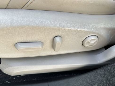 Used 2017 Buick Envision Essence AWD/4WD image 16