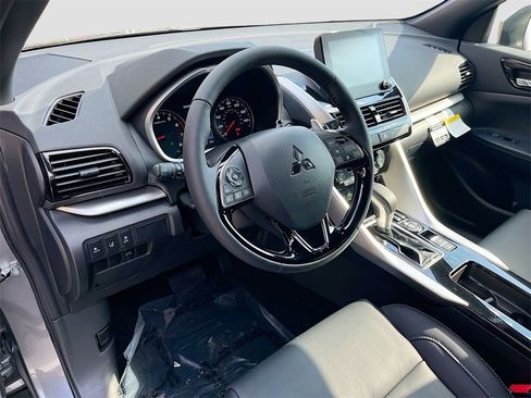 New 2025 Mitsubishi Eclipse Cross SEL image 8