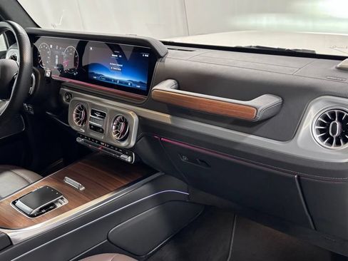 Used 2025 Mercedes-Benz G 550 image 17