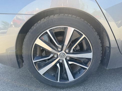 Used 2023 Nissan Maxima SL FWD image 13