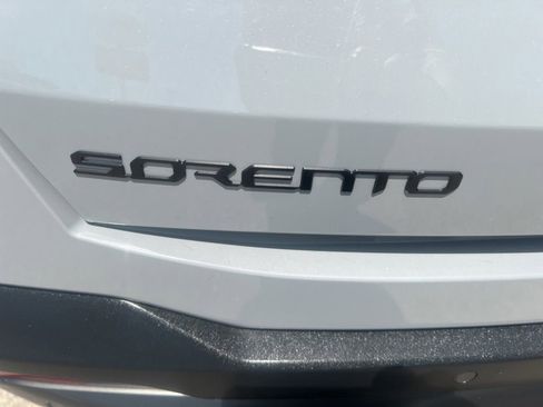 Certified 2025 Kia Sorento SX AWD/4WD image 32