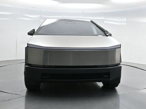Used 2024 Tesla Cybertruck AWD Crew Cab image 31
